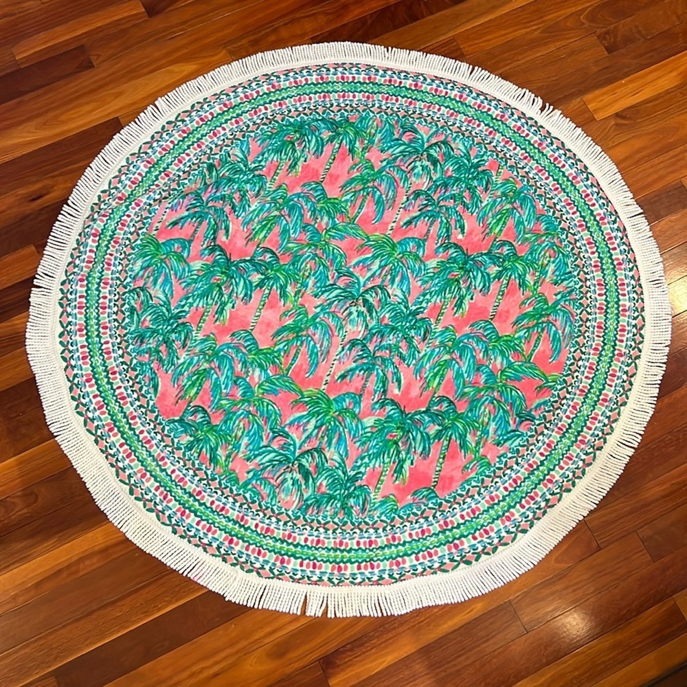 🌸 Lilly Pulitzer 60" Round Beach Towel in Pink Blossom Suite Views